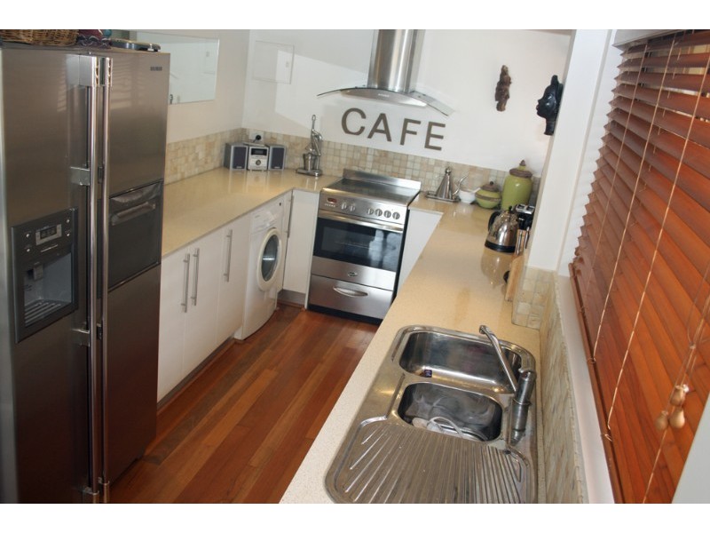 2/72 Tantula Road West, Alexandra Headland QLD 4572