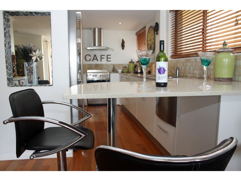 2/72 Tantula Road West, Alexandra Headland QLD 4572