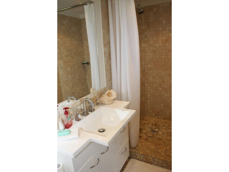 2/72 Tantula Road West, Alexandra Headland QLD 4572