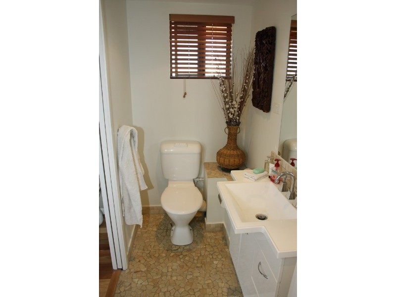 2/72 Tantula Road West, Alexandra Headland QLD 4572