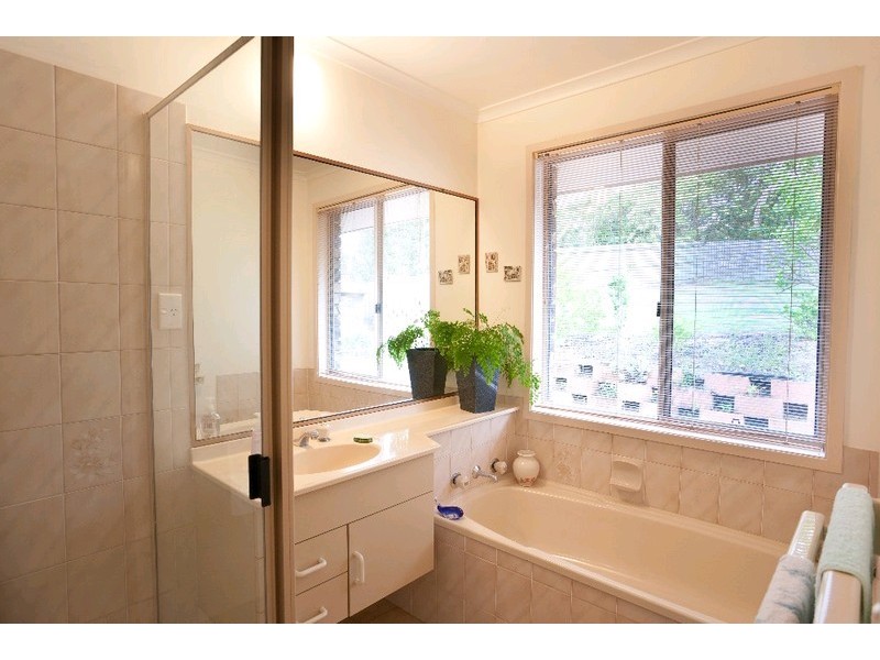 16 Brolga Court, Little Mountain QLD 4551