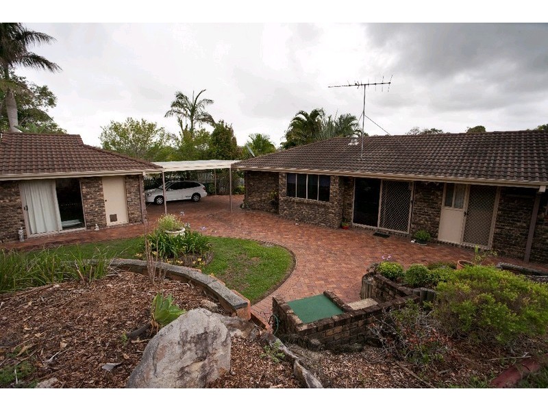 16 Brolga Court, Little Mountain QLD 4551