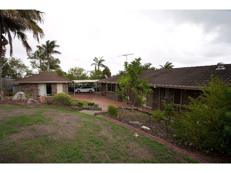 16 Brolga Court, Little Mountain QLD 4551