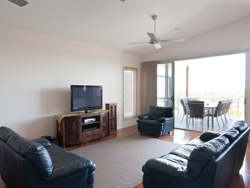 4 Ocean View Place, Caloundra QLD 4551