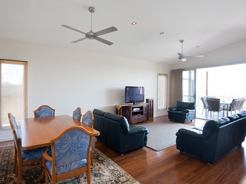 4 Ocean View Place, Caloundra QLD 4551