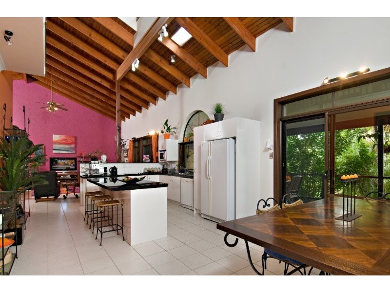 2 Lexington Drive, Little Mountain QLD 4551