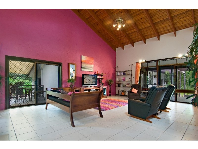 2 Lexington Drive, Little Mountain QLD 4551