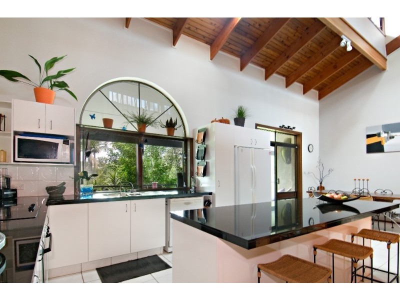 2 Lexington Drive, Little Mountain QLD 4551