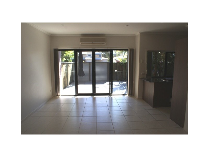 4/2 Urambi Court, Mountain Creek QLD 4557