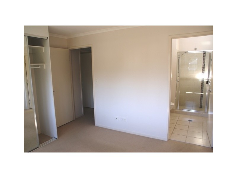 4/2 Urambi Court, Mountain Creek QLD 4557