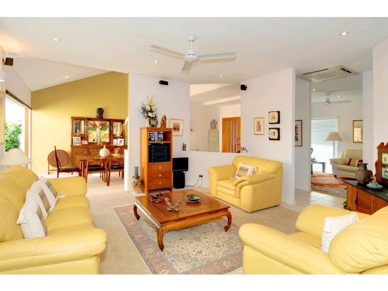 10 Sardinia Place, Kawana Island QLD 4575