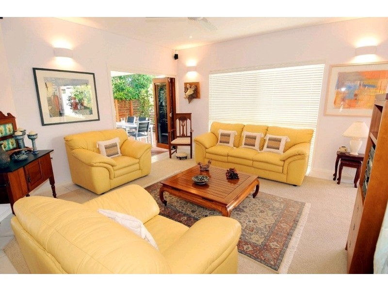 10 Sardinia Place, Kawana Island QLD 4575