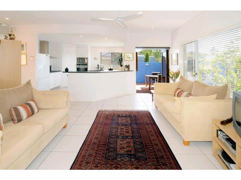 10 Sardinia Place, Kawana Island QLD 4575