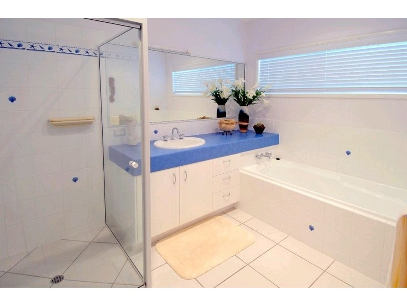 10 Sardinia Place, Kawana Island QLD 4575