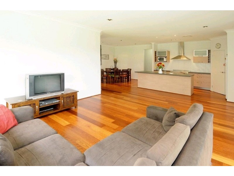 27 Birrobeen Street, Little Mountain QLD 4551