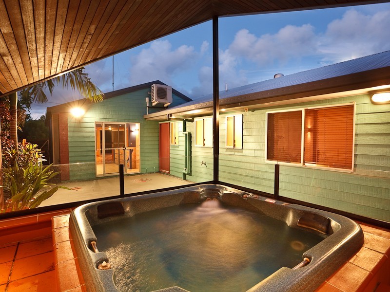 5 Yakola Parade, Alexandra Headland QLD 4572