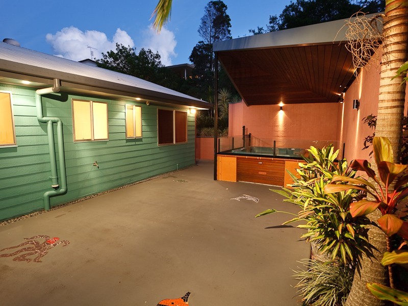 5 Yakola Parade, Alexandra Headland QLD 4572