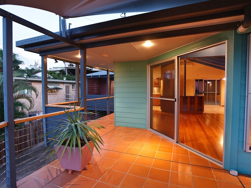 5 Yakola Parade, Alexandra Headland QLD 4572