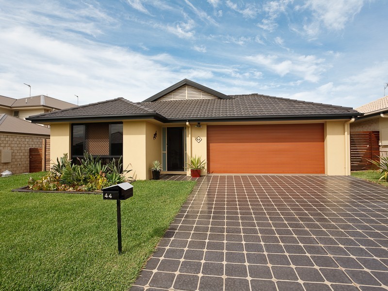 44 Liekefett Way, Little Mountain QLD 4551