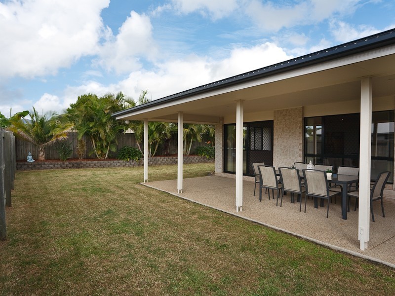 15 Anglia Place, Little Mountain QLD 4551