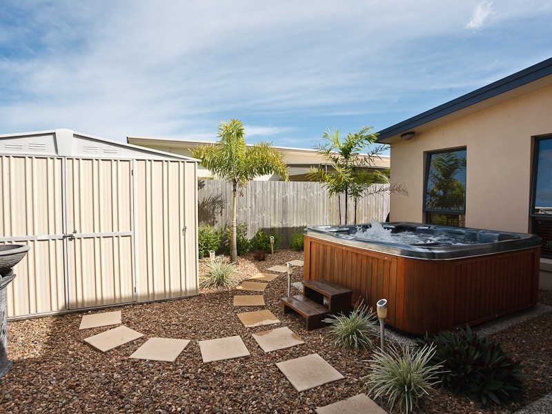 6 Bangalore Close, Caloundra West QLD 4551