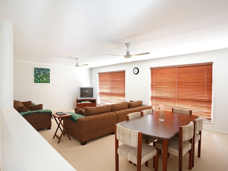 16 Eastern Rise, Little Mountain QLD 4551