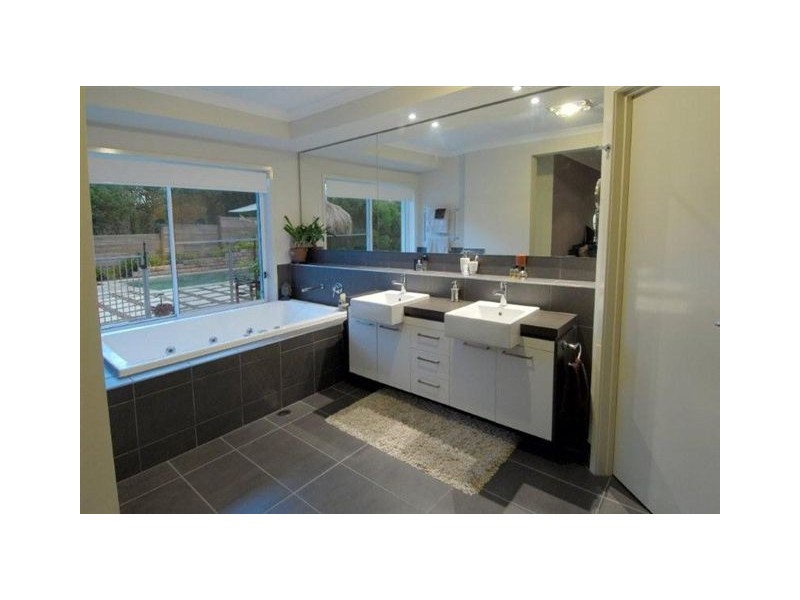 37 Turnbury Street, Little Mountain QLD 4551