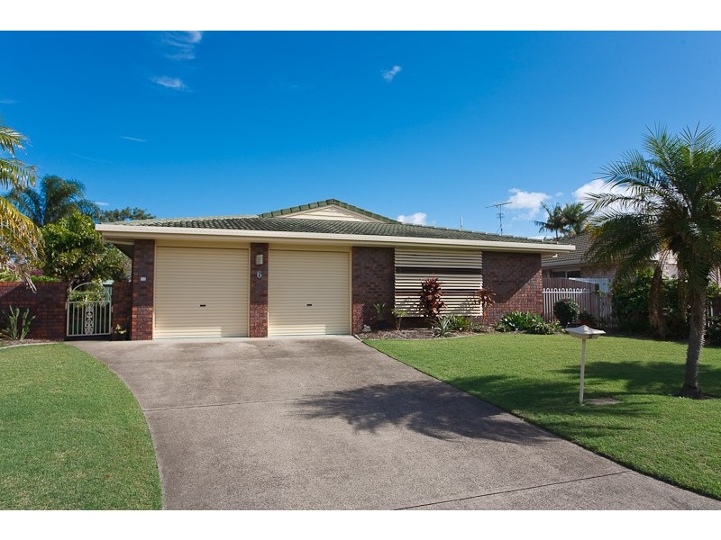 6 Murrindi Street, Minyama QLD 4575