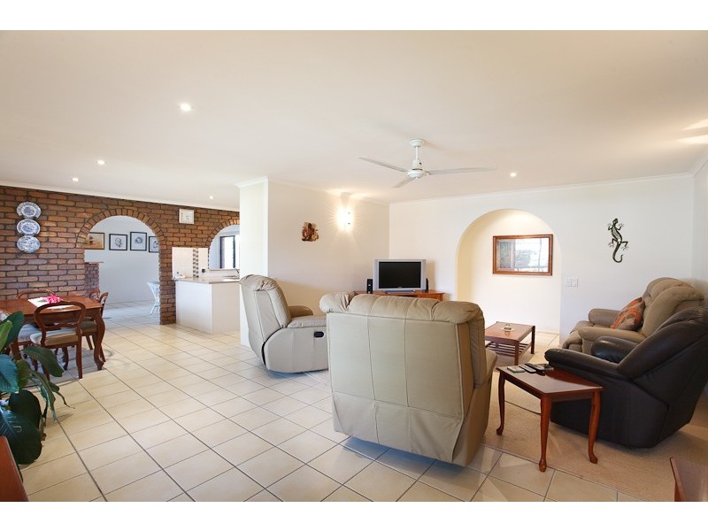 6 Murrindi Street, Minyama QLD 4575