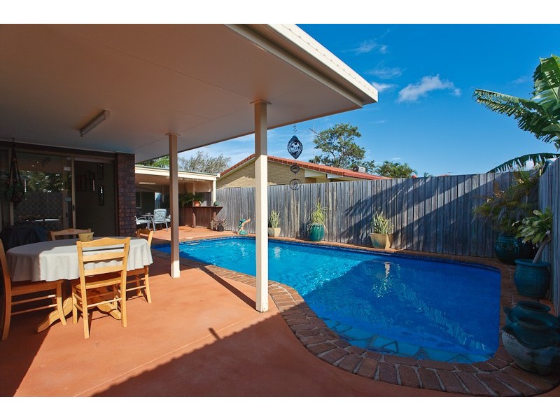 6 Murrindi Street, Minyama QLD 4575