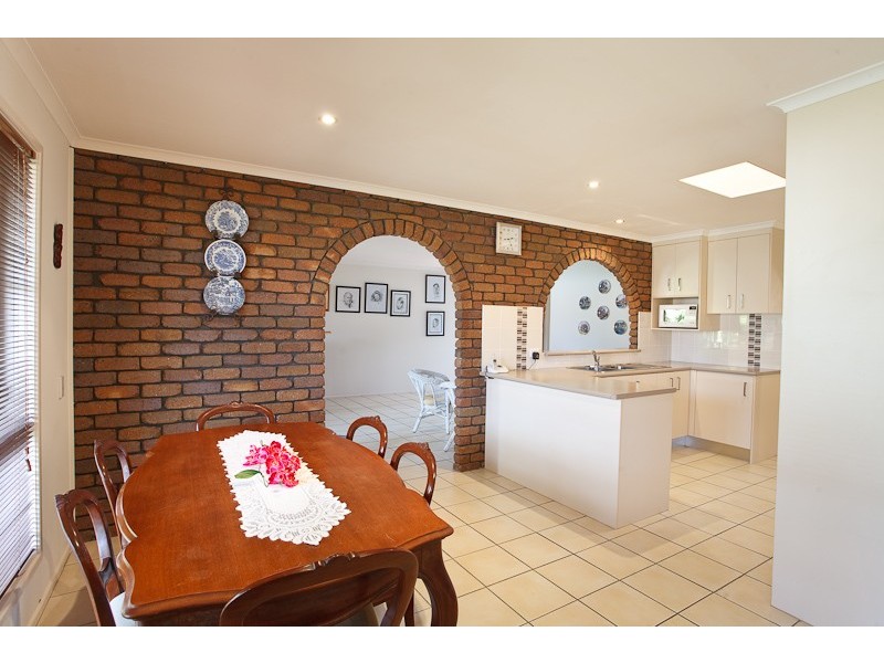 6 Murrindi Street, Minyama QLD 4575