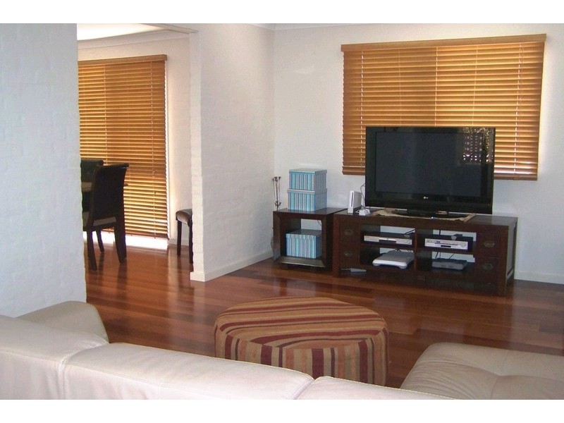 20 Maryann Street, Caloundra QLD 4551