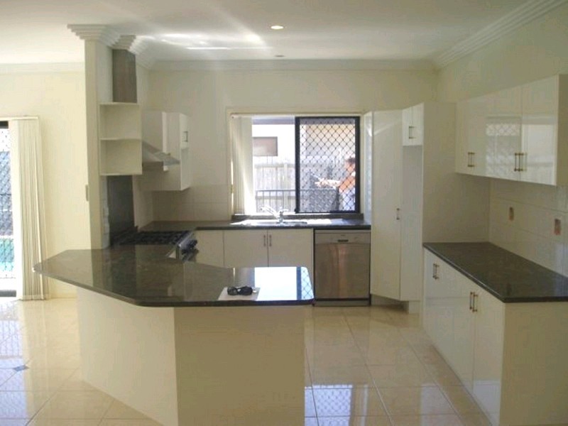 12 Sumatra Court, Kawana Island QLD 4575