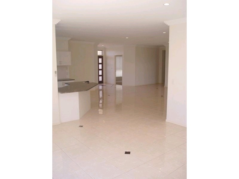 12 Sumatra Court, Kawana Island QLD 4575