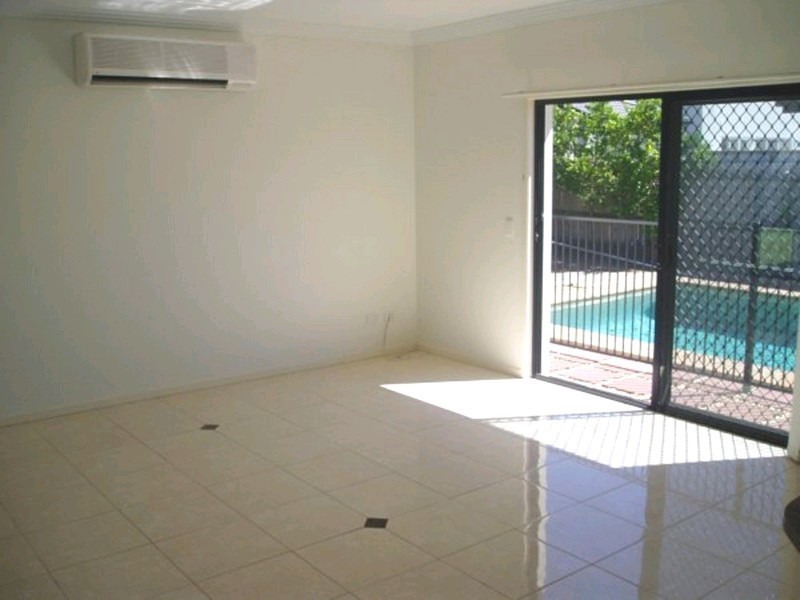 12 Sumatra Court, Kawana Island QLD 4575