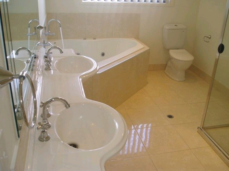 12 Sumatra Court, Kawana Island QLD 4575