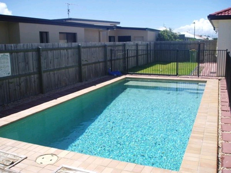 12 Sumatra Court, Kawana Island QLD 4575