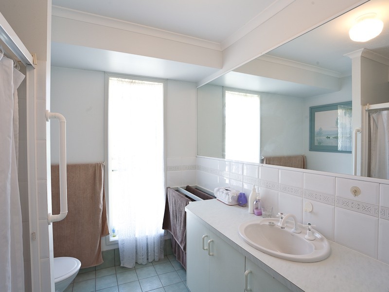 27 Sir Joseph Banks Drive, Golden Beach QLD 4551