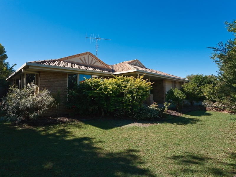 27 Sir Joseph Banks Drive, Golden Beach QLD 4551