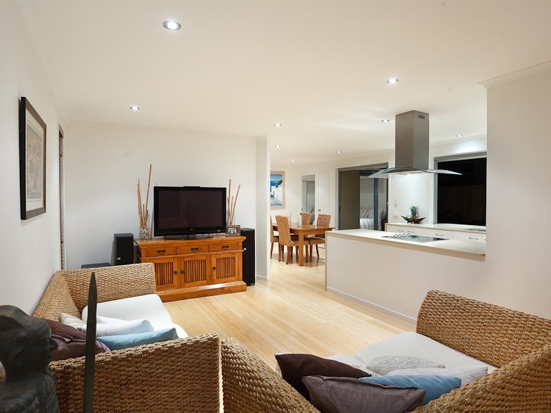 12 Beausang Street, Caloundra QLD 4551