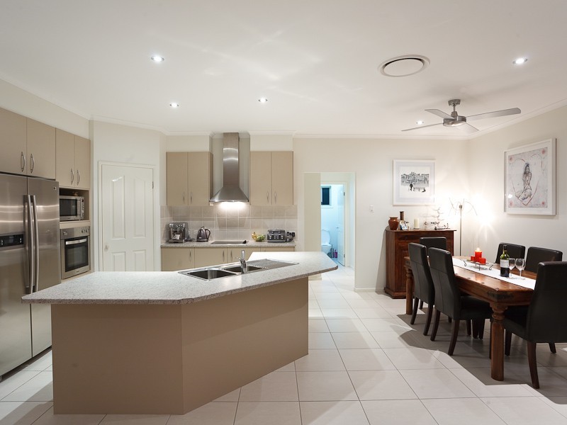 5 Cullen Drive, Little Mountain QLD 4551