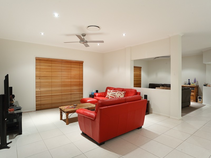 5 Cullen Drive, Little Mountain QLD 4551