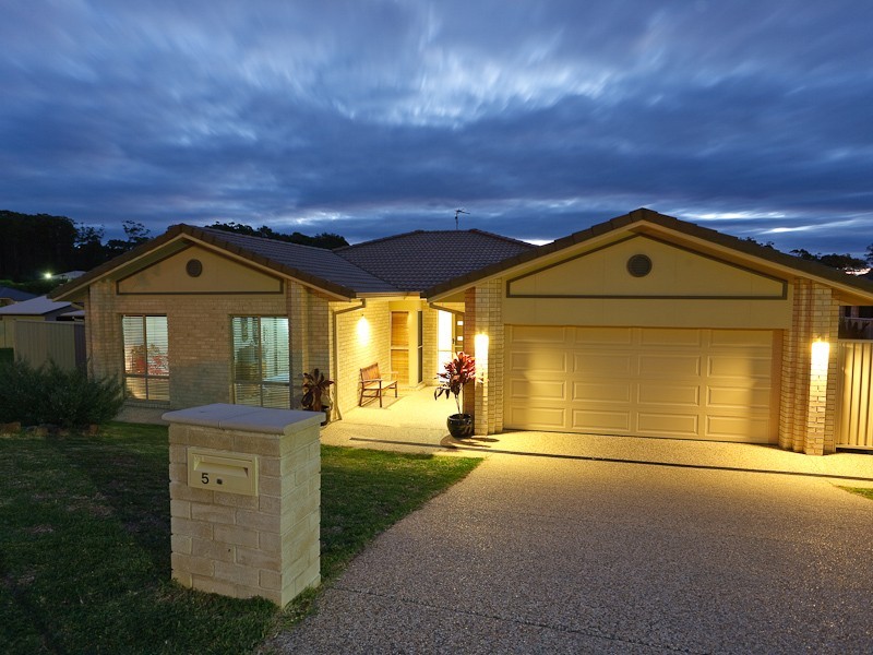 5 Cullen Drive, Little Mountain QLD 4551