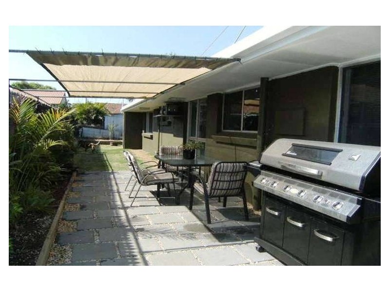 21 Browning Boulevard, Battery Hill QLD 4551