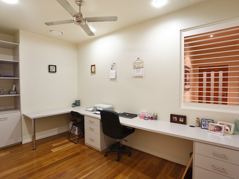 6 Mornington Court, Little Mountain QLD 4551