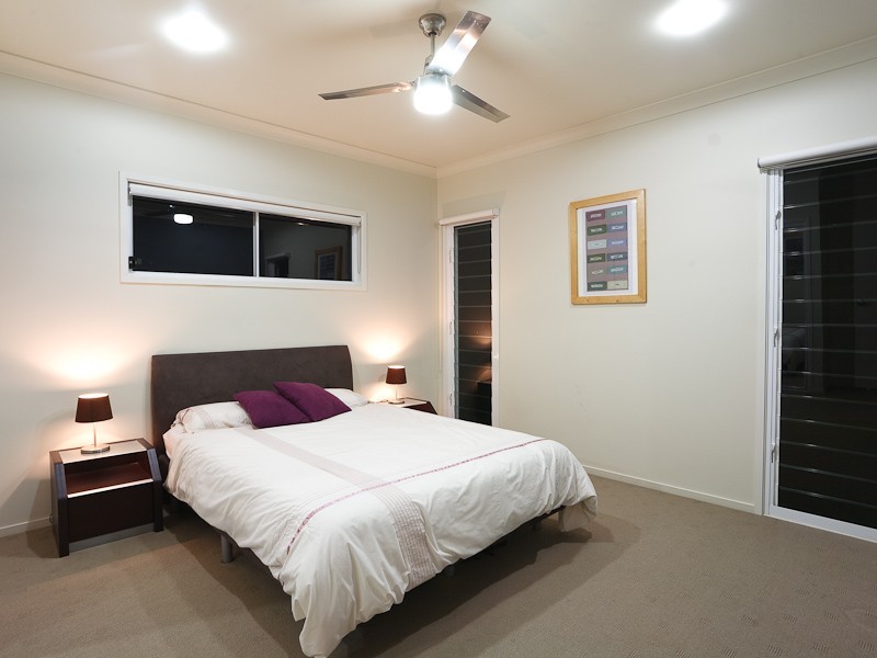 6 Mornington Court, Little Mountain QLD 4551