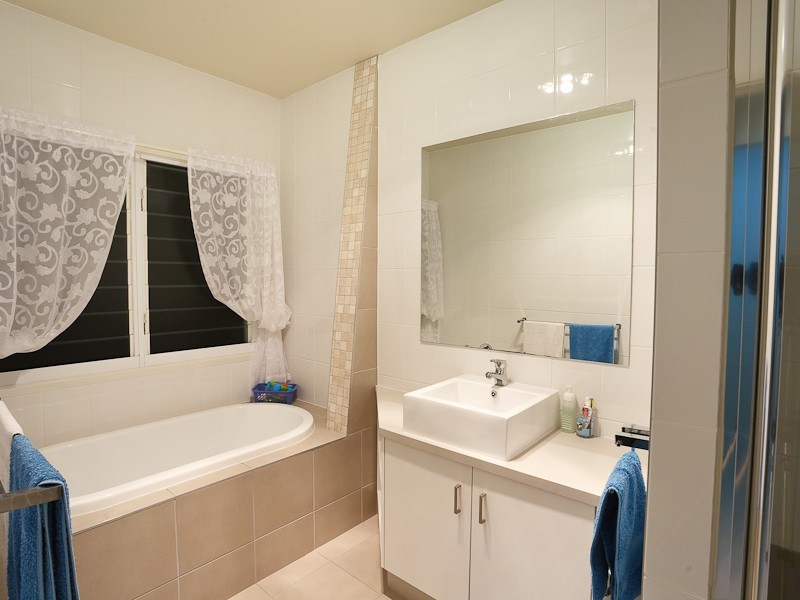 6 Mornington Court, Little Mountain QLD 4551