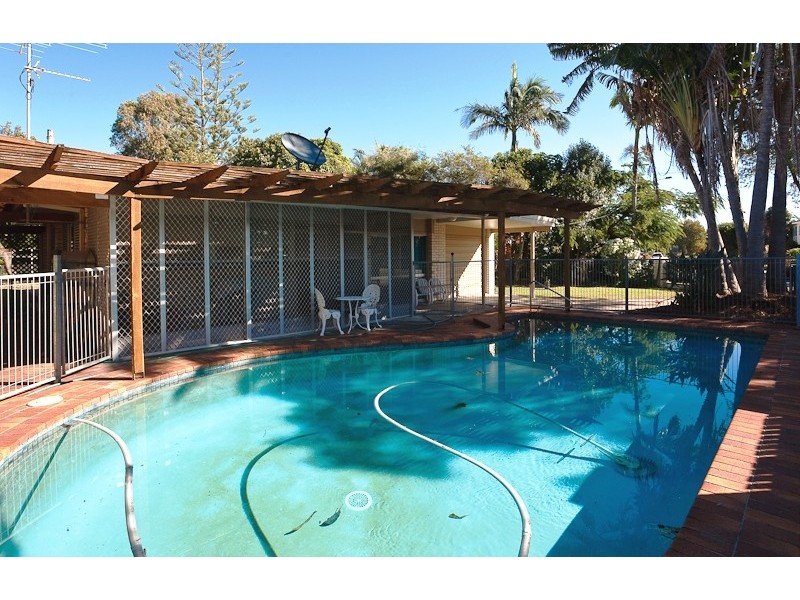 11 Montgomery Crescent, Golden Beach QLD 4551