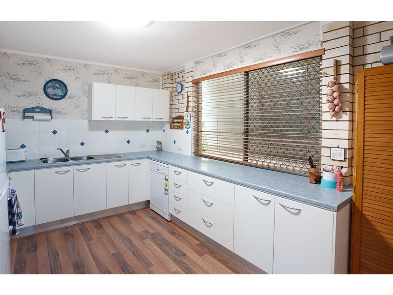 11 Montgomery Crescent, Golden Beach QLD 4551