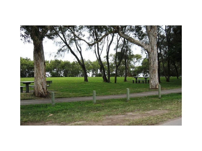 11 Montgomery Crescent, Golden Beach QLD 4551